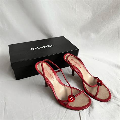 red chanel pumps|Chanel rhinestone shoes.